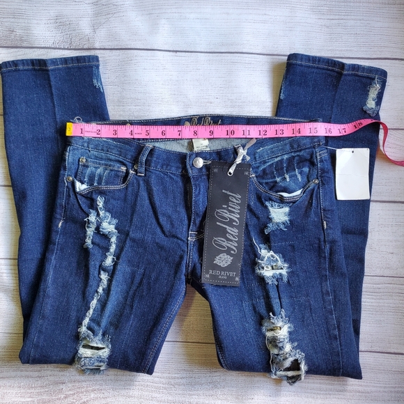 NWT! Red Rivet Distressed Jeans - Picture 9 of 9